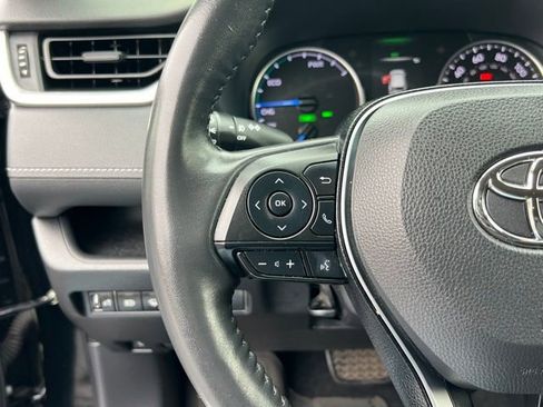 Used 2021 Toyota RAV4 XLE w/ XLE Grade Weather Package image 21