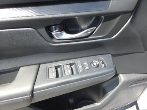 Certified 2025 Honda CR-V EX image 17