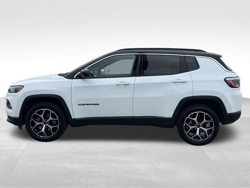 Used 2025 Jeep Compass Limited image 4