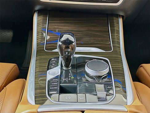 Used 2023 BMW X5 xDrive45e image 17