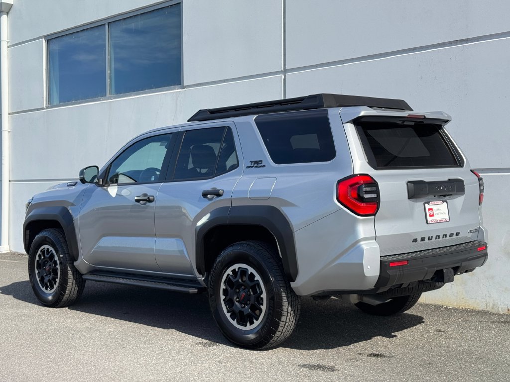 Certified 2025 Toyota 4Runner TRD Off-Road Premium AWD/4WD image 5