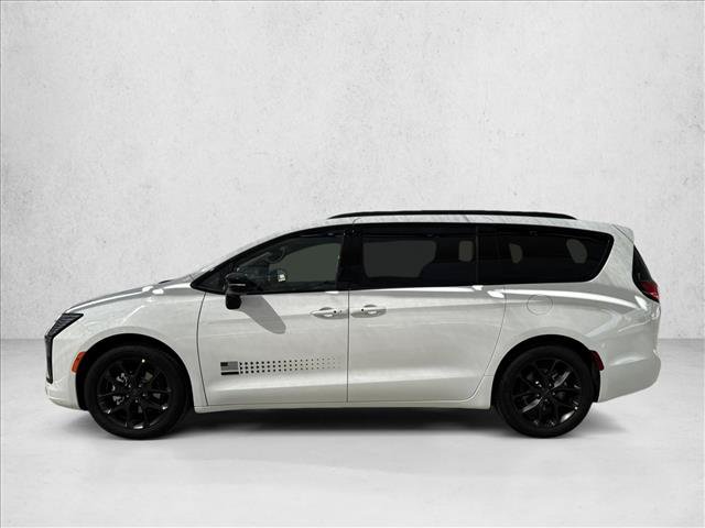 New 2027 Chrysler Pacifica Select FWD image 2