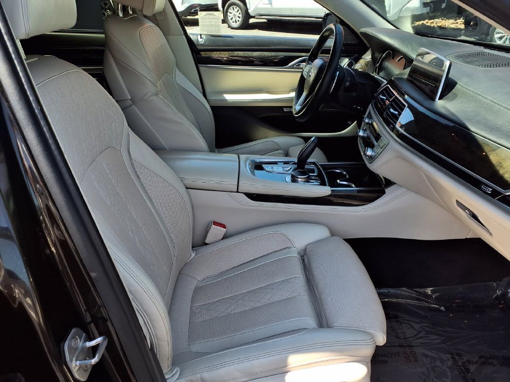 Used 2016 BMW 740i RWD image 37