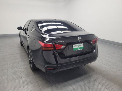 Used 2022 Nissan Altima 2.5 SV FWD image 6