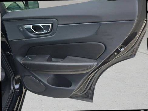 Used 2023 Volvo XC60 B5 Core AWD/4WD image 21