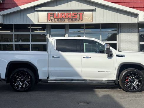 Used 2022 GMC Sierra 1500 SLT w/ SLT Premium Package RWD image 2