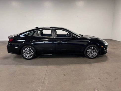 Used 2023 Hyundai Sonata SEL w/ Cargo Package image 2