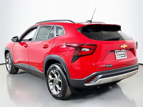 New 2026 Chevrolet Trax LT w/ Sunroof Package image 3