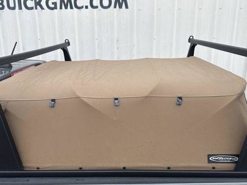 Used 2022 Chevrolet Colorado LT w/ Luxury Package image 7