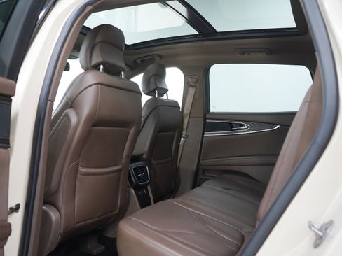 Used 2018 Lincoln MKX Reserve w/ Driver Assistance Package AWD/4WD image 18