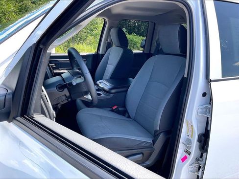Used 2024 RAM 1500 Classic SLT AWD/4WD image 9