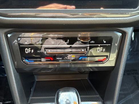 Used 2024 Volkswagen Tiguan SE R-Line image 22