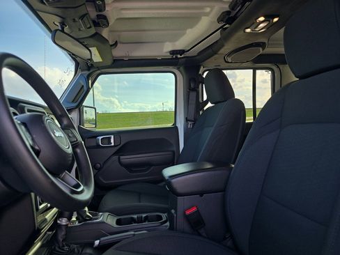 Used 2022 Jeep Gladiator Sport image 27