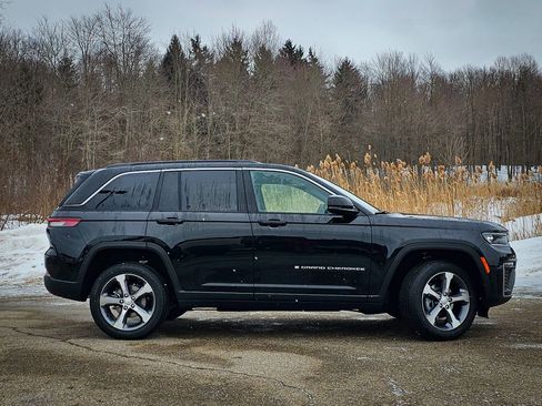 New 2026 Jeep Grand Cherokee Limited AWD/4WD image 2
