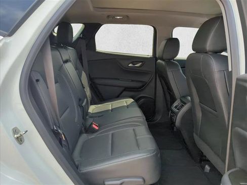 Used 2023 Chevrolet Blazer LT w/ Sound & Technology Package FWD image 21