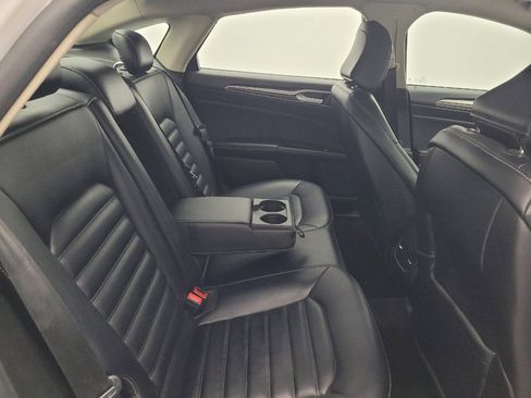 Used 2020 Ford Fusion SEL FWD image 19