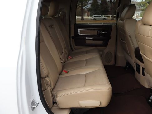 Used 2015 RAM 2500 Laramie w/ Cold Weather Group image 21