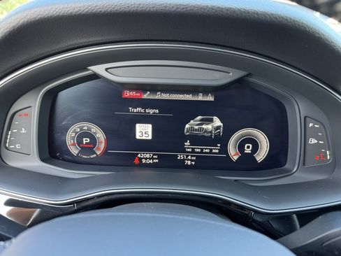 Used 2019 Audi Q8 Premium Plus w/ Premium Plus AWD/4WD image 25