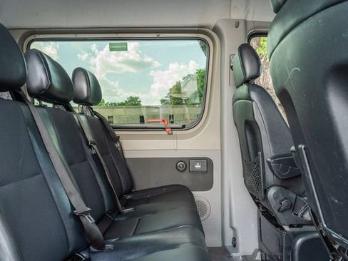 Used 2016 Mercedes-Benz Sprinter 2500 image 31