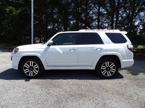 Used 2016 Toyota 4Runner Limited AWD/4WD image 2