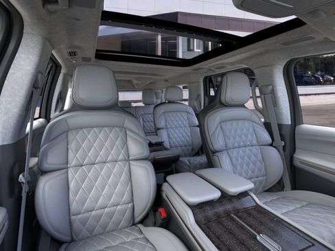 New 2026 Lincoln Navigator L Black Label AWD/4WD image 10