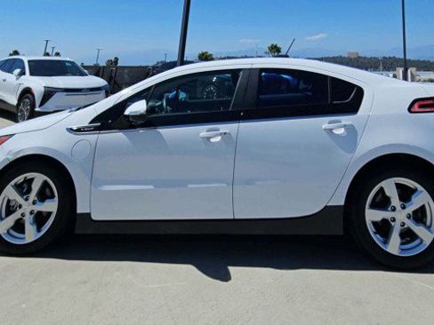 Used 2015 Chevrolet Volt FWD image 5