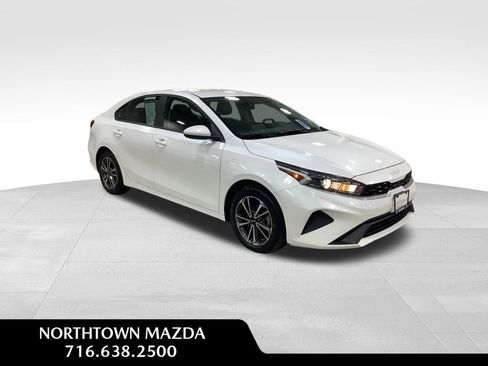Used 2023 Kia Forte LXS image 1