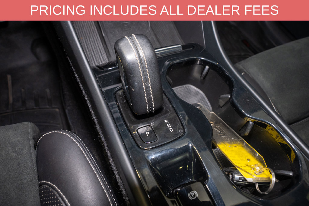 Used 2019 Volvo XC40 T4 R-Design FWD image 17