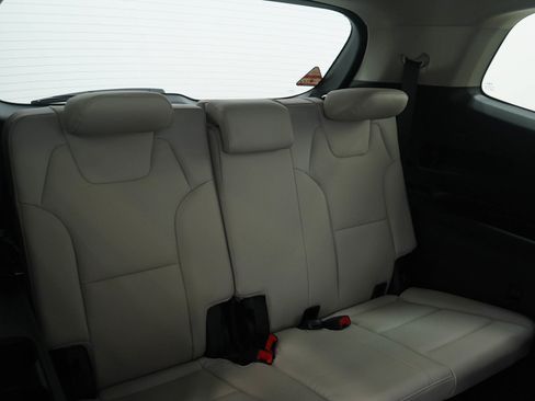 Used 2025 Kia Telluride SX w/ SX Captain's Chair Package image 13