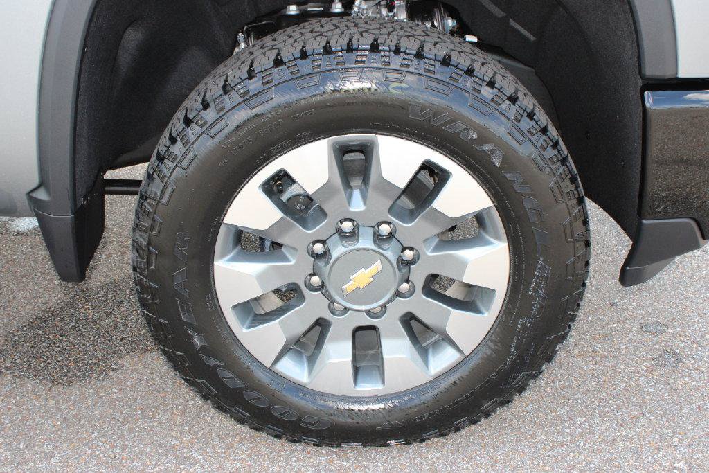 New 2026 Chevrolet Silverado 2500 Custom w/ Custom Value Package AWD/4WD image 4