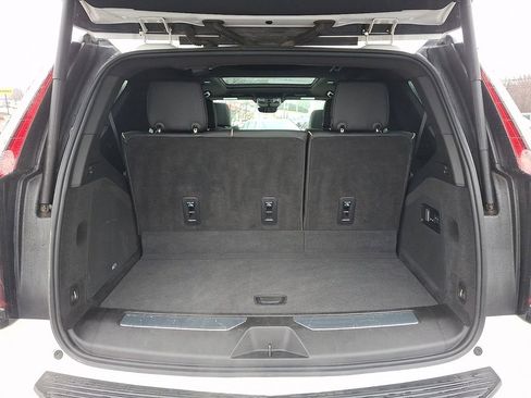 Used 2022 Cadillac Escalade Premium Luxury w/ Performance Package image 29