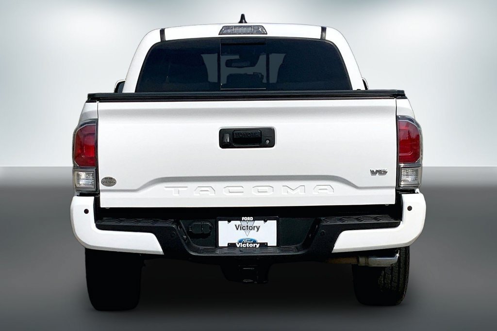 Used 2020 Toyota Tacoma TRD Sport w/ Exterior Package AWD/4WD image 4