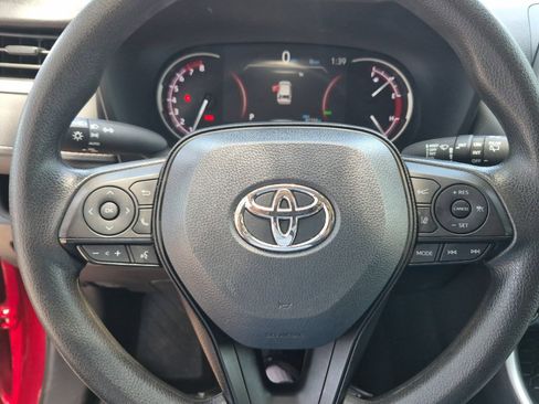 Used 2025 Toyota RAV4 XLE FWD image 25