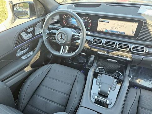 New 2025 Mercedes-Benz GLS 580 4MATIC image 32