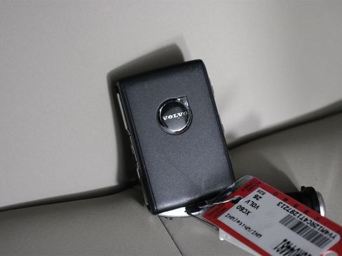 Used 2026 Volvo XC60 B5 Plus w/ Protection Package Premier image 33