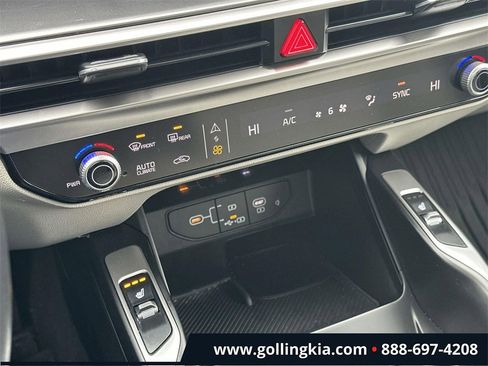 Certified 2024 Kia Sorento S w/ Panoramic Sunroof Package image 27