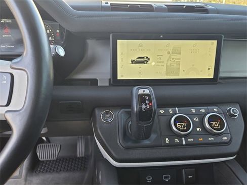 Used 2023 Land Rover Defender 110 S image 13