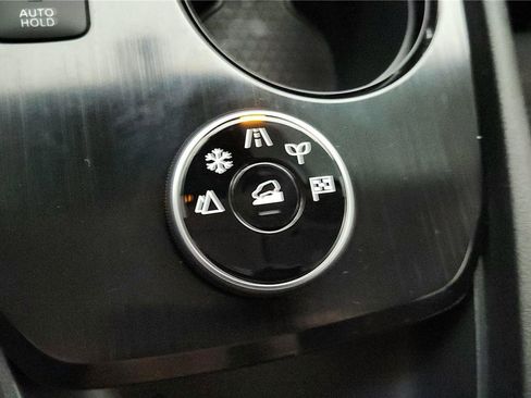 Certified 2025 Nissan Rogue SV image 43