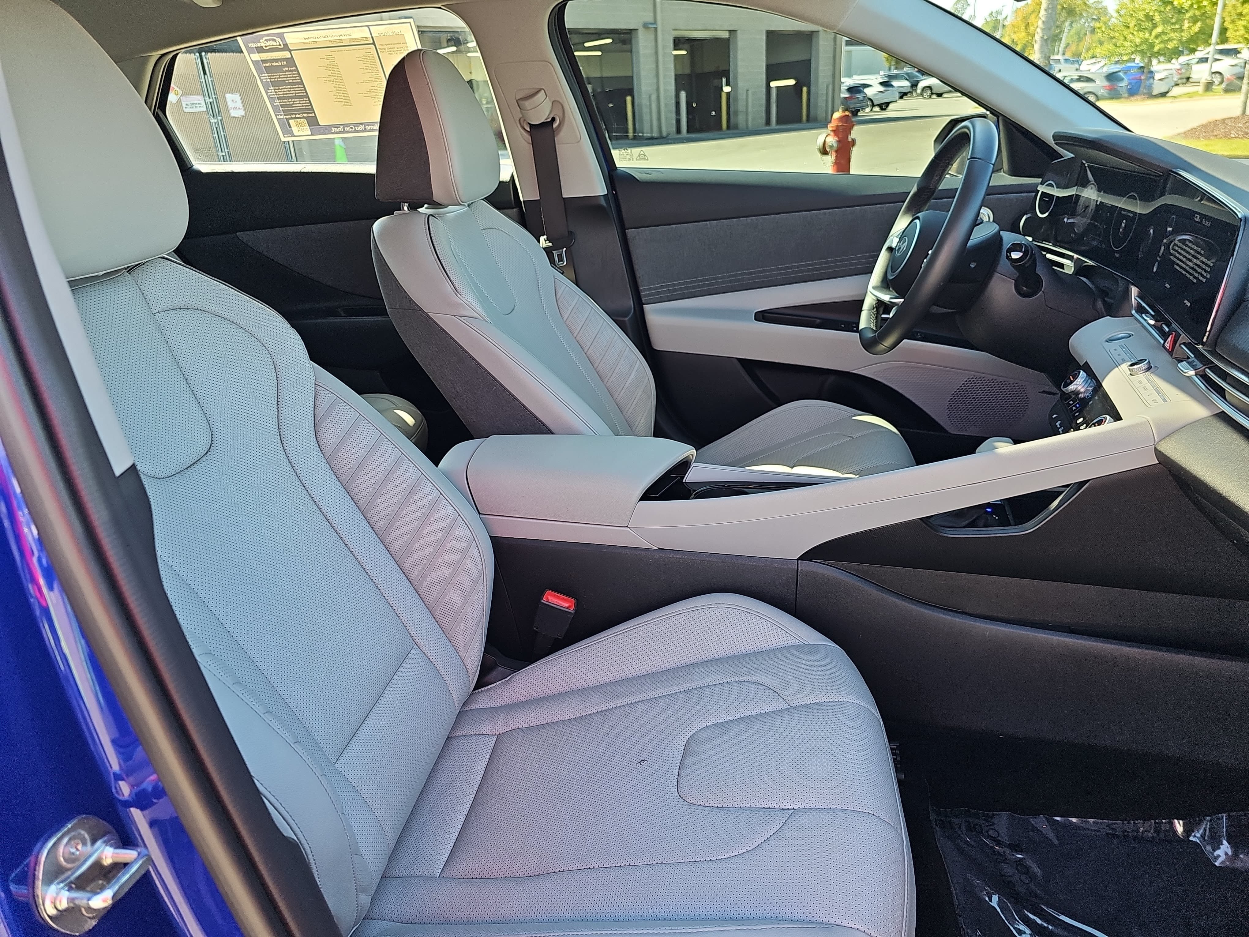 Used 2024 Hyundai Elantra Limited FWD image 10
