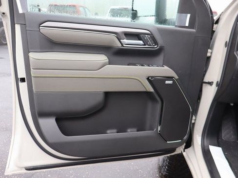 New 2026 Chevrolet Silverado 2500 ZR2 image 4