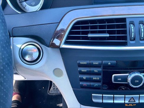 Used 2014 Mercedes-Benz C 250 Sedan image 22