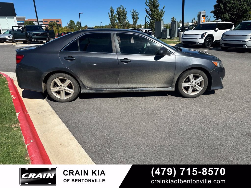 Used 2012 Toyota Camry SE FWD image 6