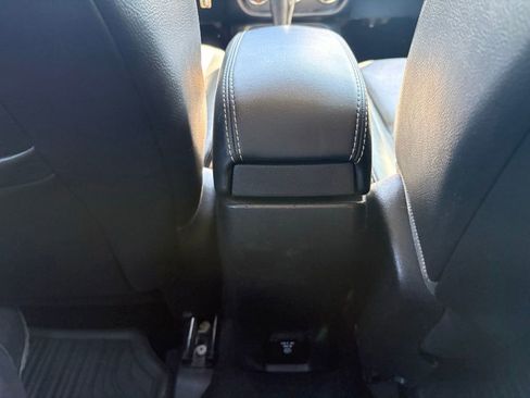 Used 2015 Jeep Renegade Limited AWD/4WD image 15