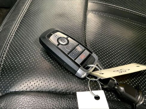 Used 2019 Ford Expedition Limited w/ Texas Edition Package RWD image 19