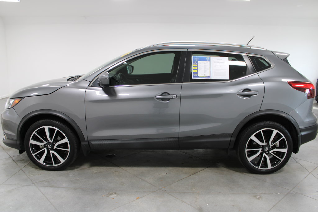 Used 2019 Nissan Rogue Sport SL w/ Premium Package FWD image 6