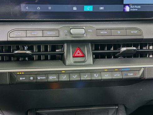 Used 2025 Kia K4 FWD image 23