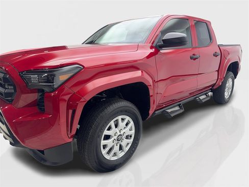 Used 2025 Toyota Tacoma SR image 11