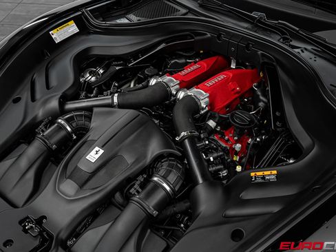 Used 2026 Ferrari Roma Spider RWD image 12