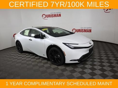Used 2025 Toyota Prius AWD image 43