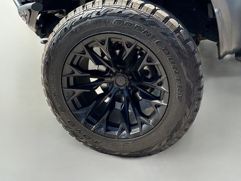Used 2019 Ford F150 Raptor w/ Equipment Group 802A Luxury AWD/4WD image 42
